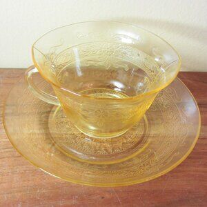 amber yellow glass 8 oz teacup & saucer vintage macbeth evans (W4607)